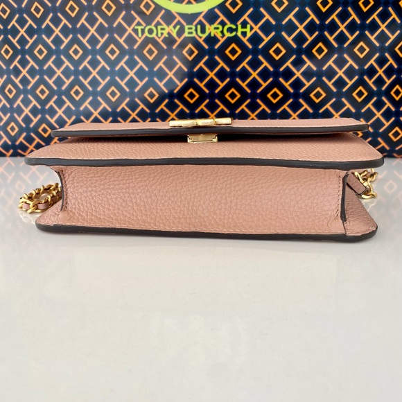 🎊SOLD🌸NEW🌸Tory Burch Britten chain wallet with wristbands for carry/crossbody - Picture 10 of 15